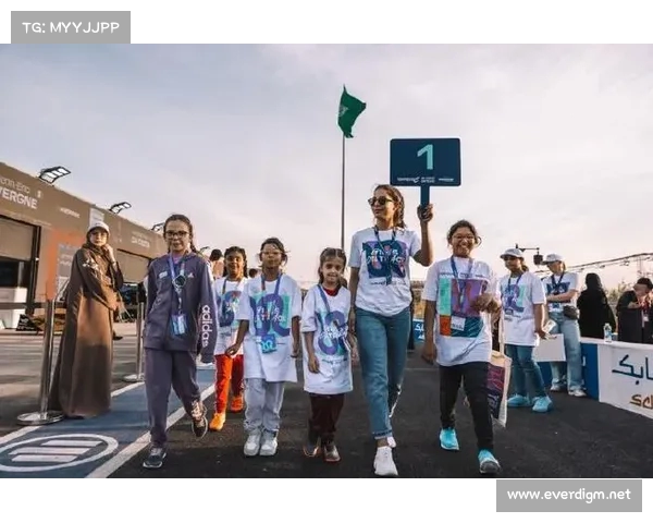国际汽联女子赛车计划上海站,热情开启 国际汽联女子赛车计划上海站,热情开启